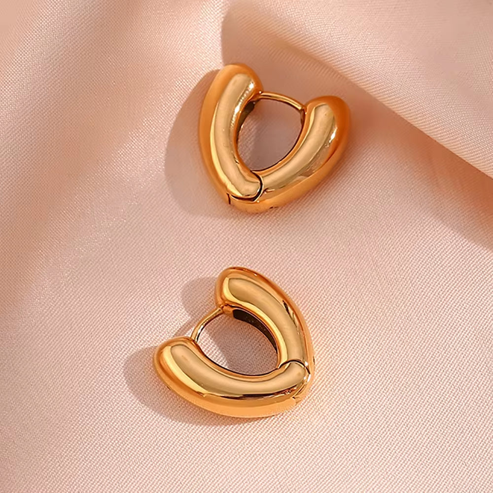 Minimalist Hollow Heart Shape Huggies Earring 18K Gold Plated Stainless Steel Hoop Earring Jewelry Women