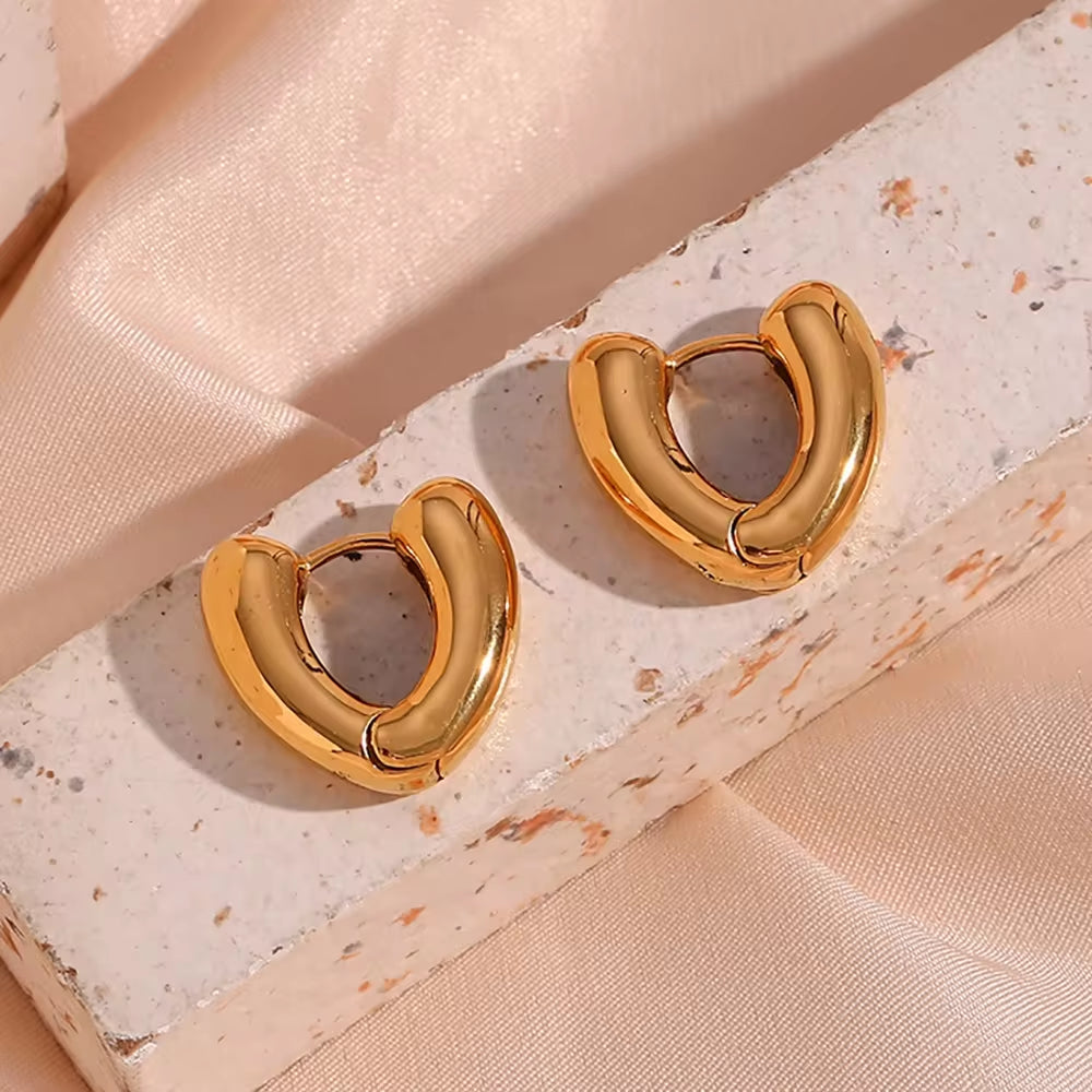 Minimalist Hollow Heart Shape Huggies Earring 18K Gold Plated Stainless Steel Hoop Earring Jewelry Women