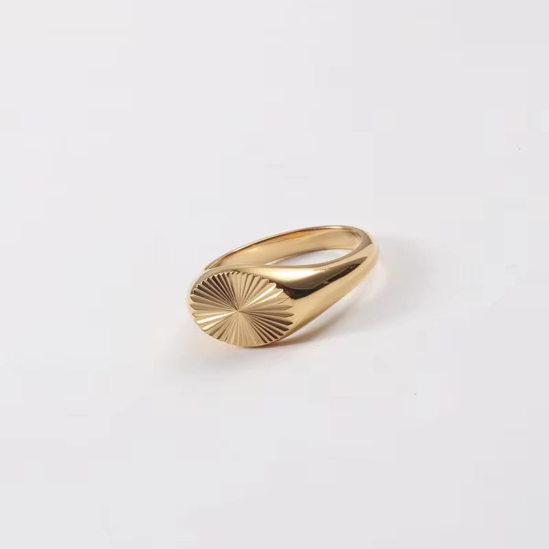 Waterproof 18K Gold Plated Wholesale Stylish Permanent Engraved Sunshine Burst Stainless Steel Finger Ring Trendy for Women