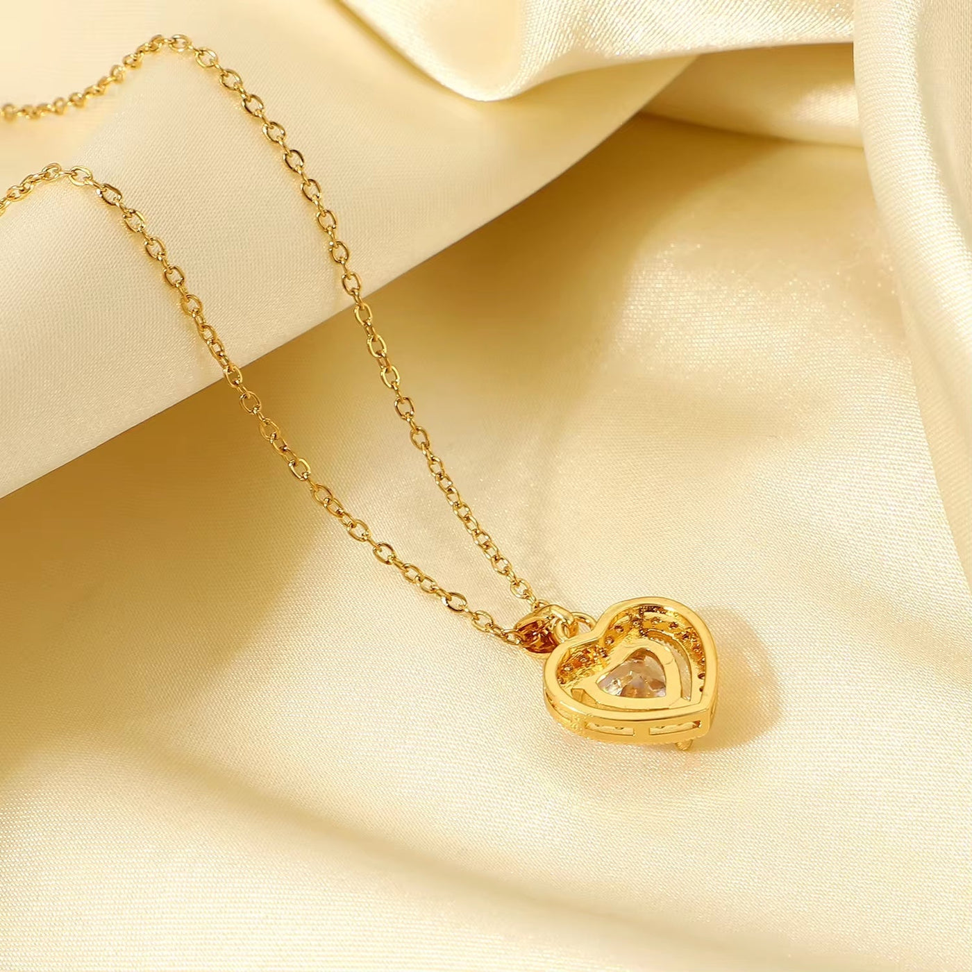 Exquisite Women Wedding Bridal Jewelry Stainless Steel Gold Large Single Shiny Crystal Heart Pendant Necklace for Engagement