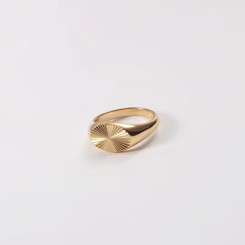 Waterproof 18K Gold Plated Wholesale Stylish Permanent Engraved Sunshine Burst Stainless Steel Finger Ring Trendy for Women