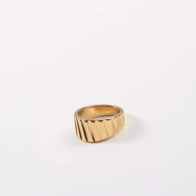 18K Gold Plated Wholesale Non Tarnish Permanent Trendy Vertical Stripes Geometric Stainless Steel Ring for Women