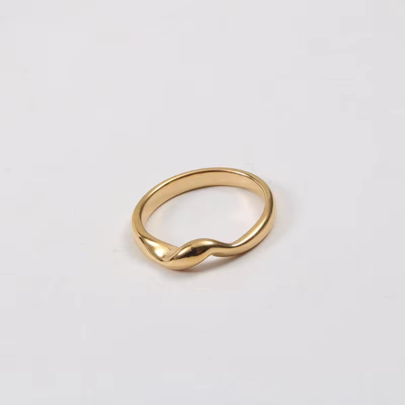 Tarnish Free 18K Gold Plated Stainless Steel Wave Twisted Rings Waterproof Jewelry