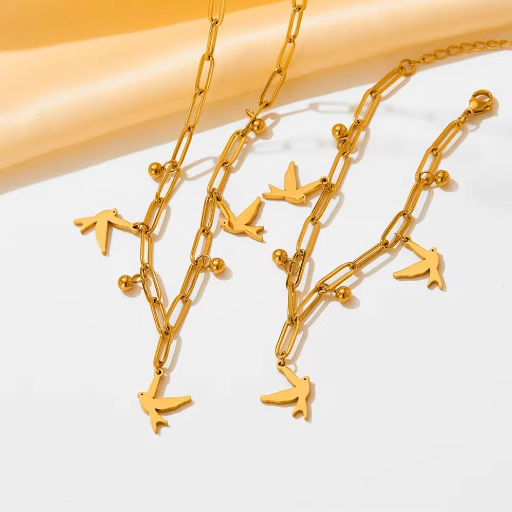 2024 Women Gold Plated Paper Clip Chain Bracelet Swallow Bird Pendant Necklace Jewelry Set