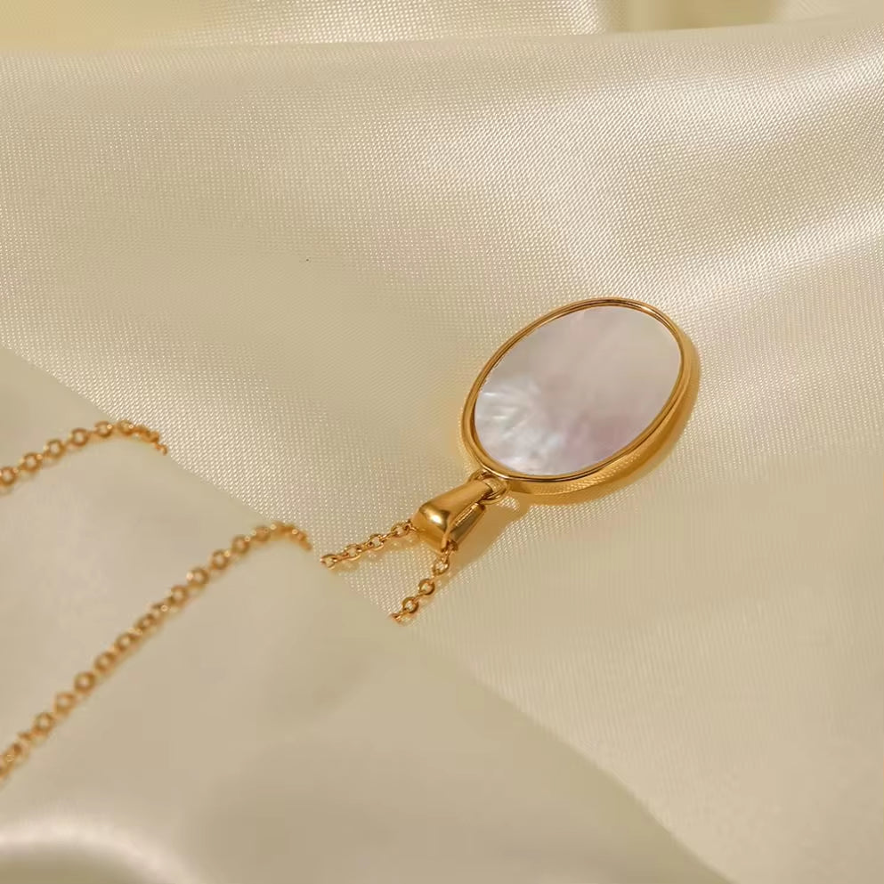 New Stainless Steel White Shell Sun Necklace 18K Gold Plated Oval Sun Shell Pendant Necklace