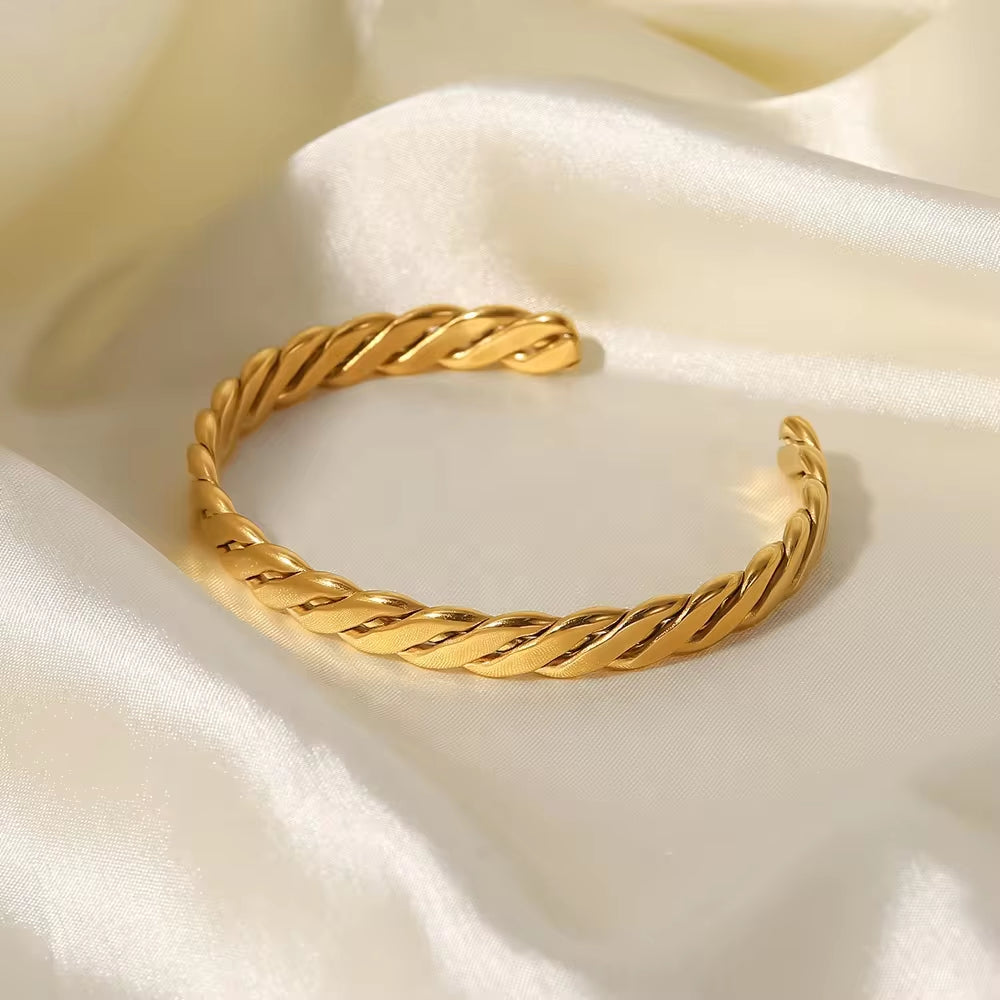 Ins Popular 18K Gold Plated Twisted Wide Cuban Chain Stainless Steel Bangles for Women Gift